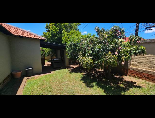 3 BEDROOM FREESTANDING FOR SALE IN CASHAN